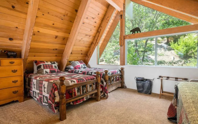 Moonlight Shores Lakefront