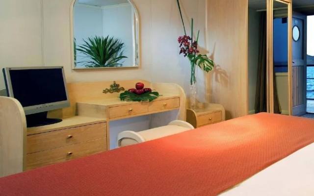 Mövenpick Prince Abbas Lake Nasser Cruise, Every Monday Four Nights From Aswan, Every Friday Three nights From Abu-Simbel - Including Excursions and Sightseeing - фото 3