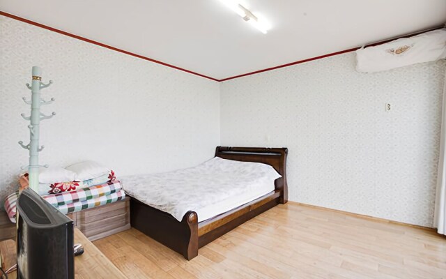 Seogwipo Getbawi Pension