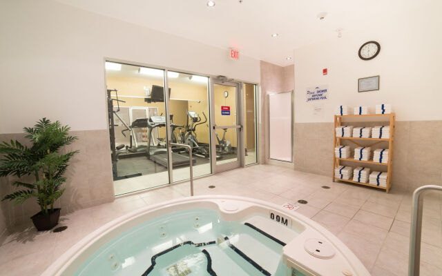 Holiday Inn Express Hotel & Suites WHITECOURT by IHG