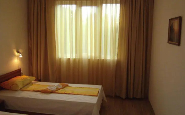 Nicol Apartment in Hermes Complex