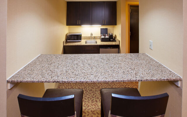 Holiday Inn Evansville Airport