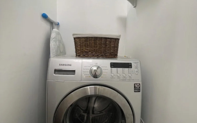 Súper Apartamento TV Wi Fi y parqueadero