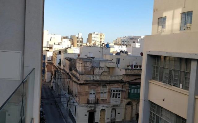 Ideal Location, Stylish 1BR Apartment with Free Parking