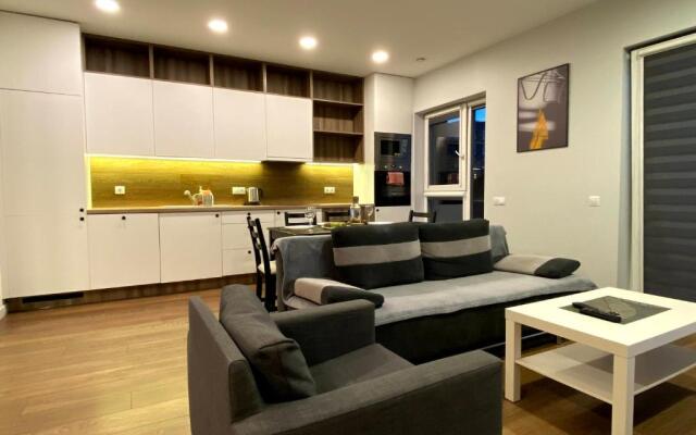 Oršos Spacious Apartment in Vilnius City Center, with Balcony