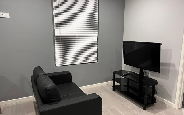 Luxury Apartment - Free Wi-fi & Parking NO Deposit