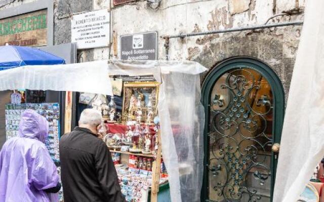 A Fenestrella E San Gregorio Armeno
