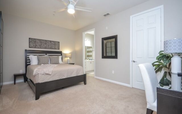 The Loft Deluxe 2 Bedroom Condo by Redawning