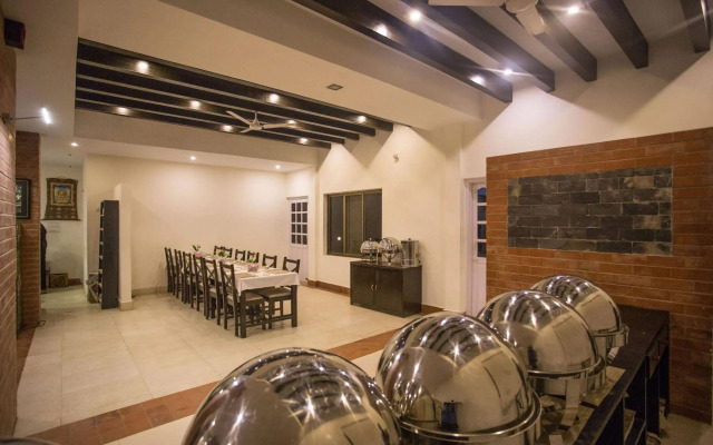Hotel Ananda Inn