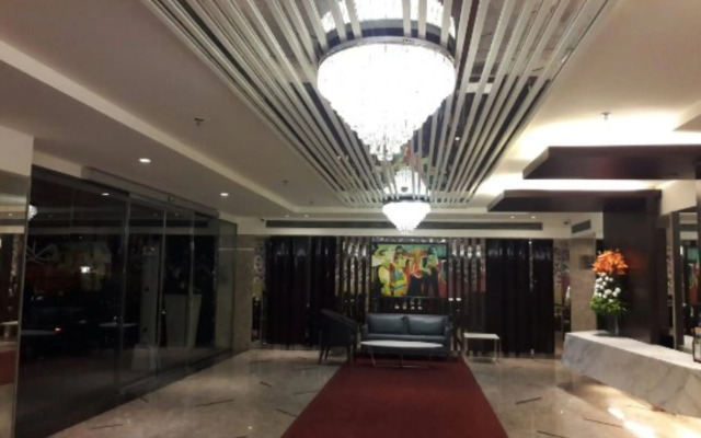 Deventure Sarovar Portico Kapashera