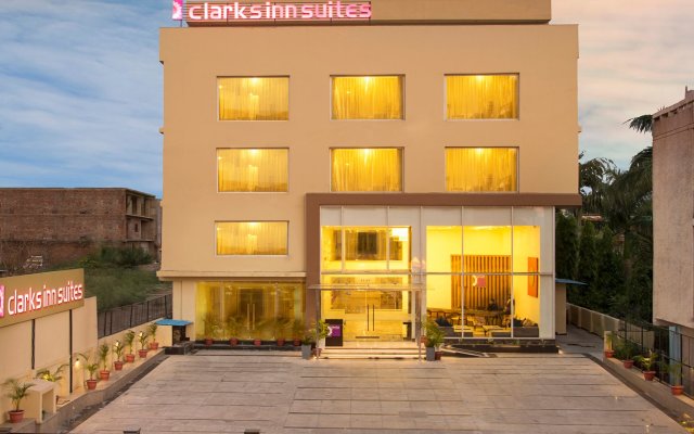 Clarks Inn Suites Katra