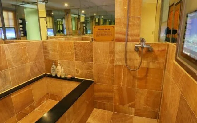 Film 37.2 Hotel