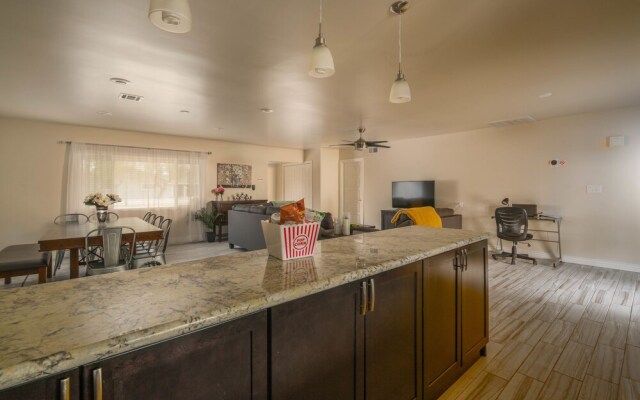 Chaparral House-Sleeps 14-Large Jacuzzi