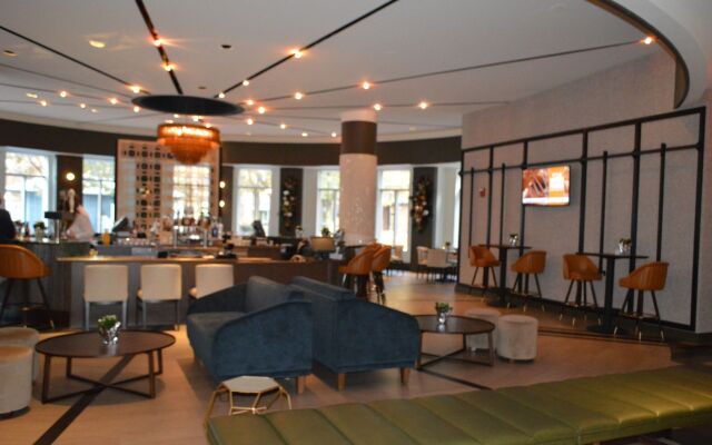 Crowne Plaza Cleveland at Playhouse Square by IHG