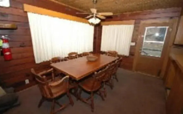 RedAwning Cabin #22B Bradleys Cabin