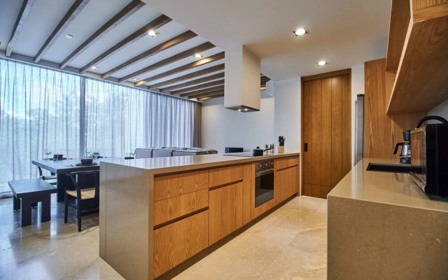 Pure Condos 302 By Lockey