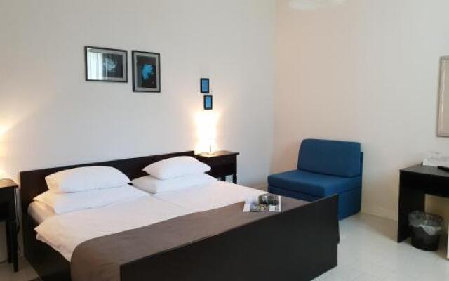 Apartment and B&B Mikleus