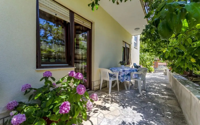 Apartments Tomić
