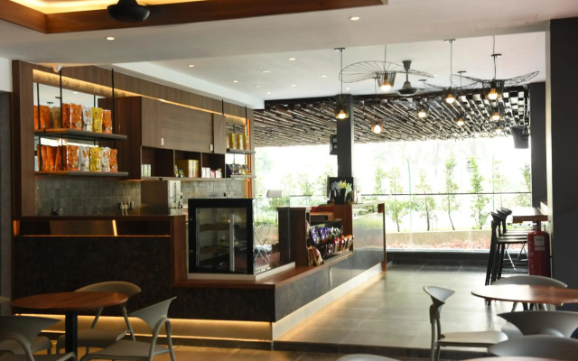 Vangohh Eminent Hotel & Spa