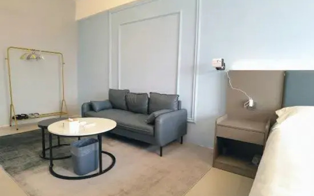 Qingling Apartment (Changchun University Satellite Plaza Branch)