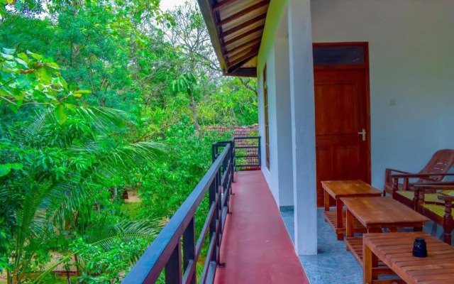 Weaver Bird Villa