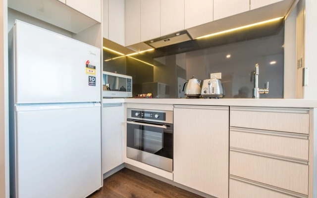 JHT - 1 BRM Apartment, Superb Central, Sky Tower view