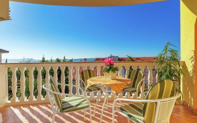 Comfortable Apartment in Crikvenica Croatia with Hot Tub