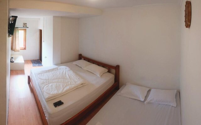Tani Jiwo Hostel