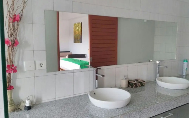 Sunshoot Villa Sandat