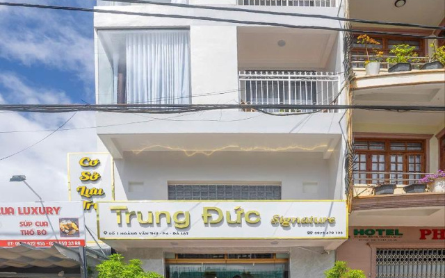 Trung Duc Signature