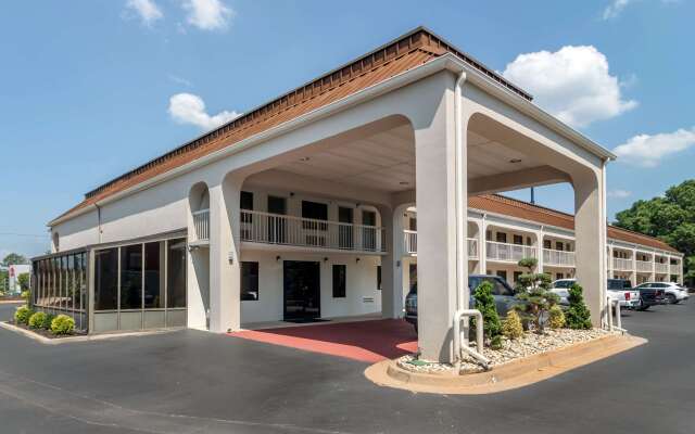 Quality Inn McDonough Atlanta South