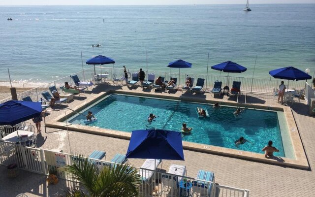 Cabana Breezes Suites