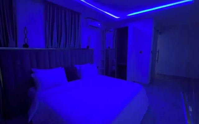 Casa- Grey Apartments