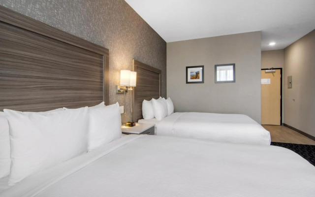 Comfort Inn & Suites