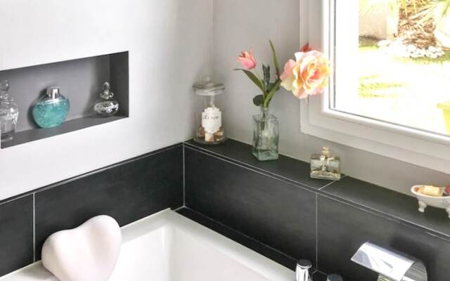 House With 3 Bedrooms in Florensac, With Private Pool, Enclosed Garden