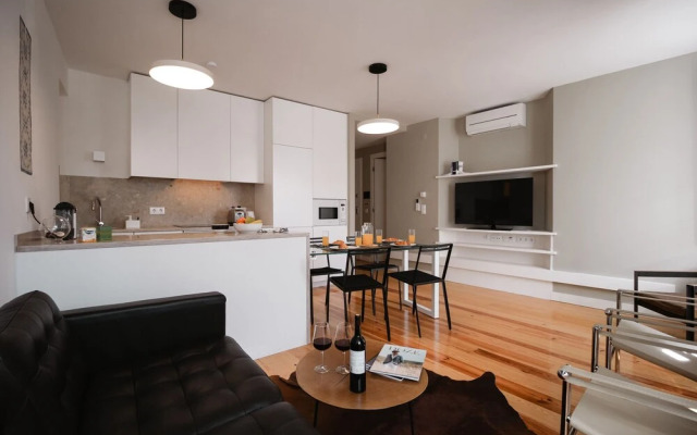JOIVY Elegant 2BR Apt nearby tram 28E stop - Portas Sol