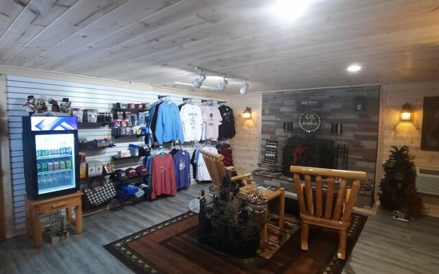 Sunshine Motel and Cabins