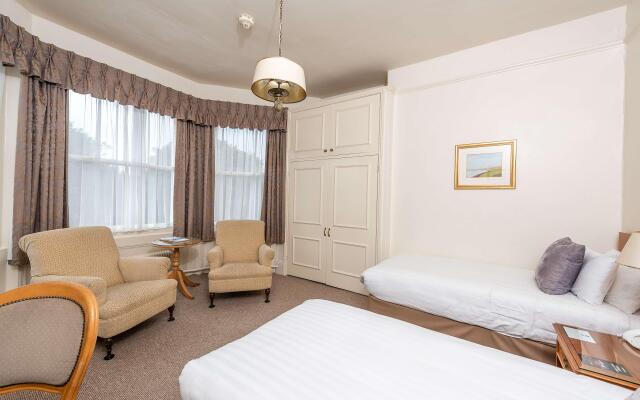 Clifton Hotel
