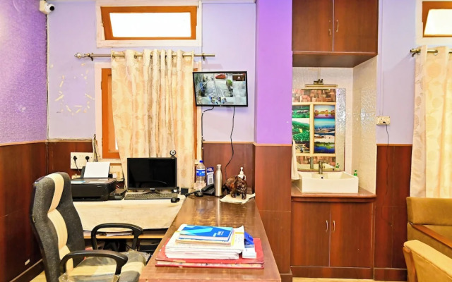 Holiday Inn Guest House