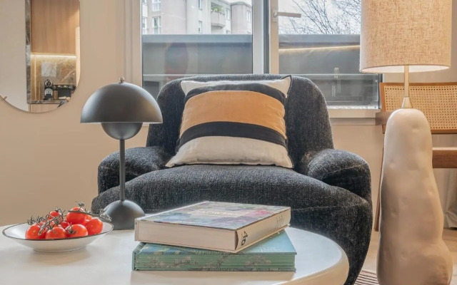 Yuna Porte Maillot - ApartHotel