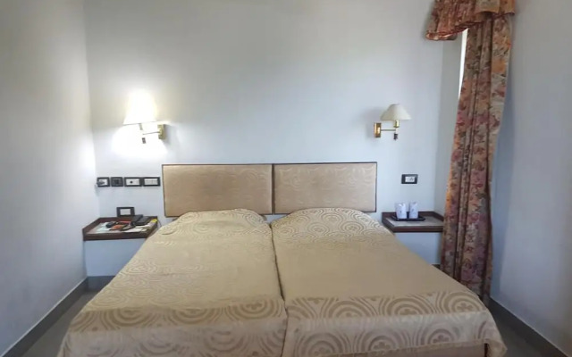 Bharat Hotel