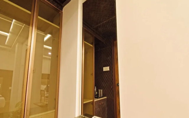 A K G Hotel