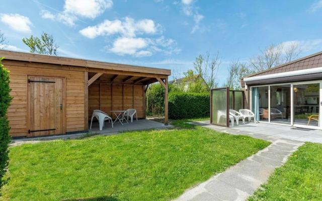 Bungalow in Callantsoog Near Sandy Beach