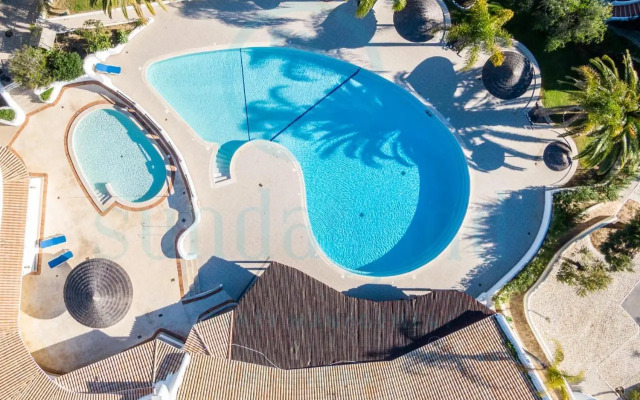 Beach Praia - Sleep 5 - Pool - Free wi-fi - Air Con