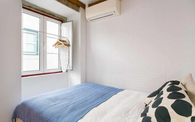 Bright Studio with Terrace in LX Factory- Center