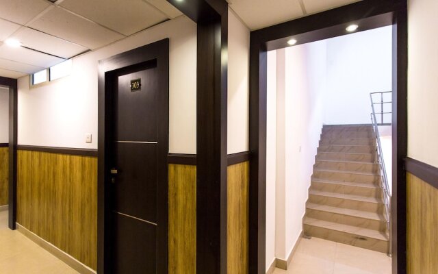 OYO 15974 Hala Residency