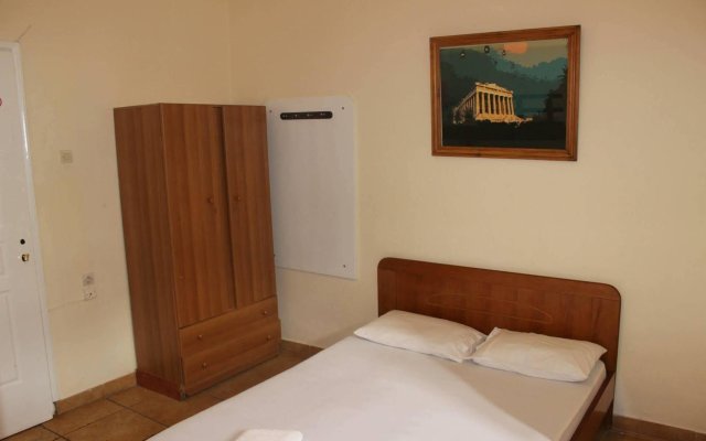 Fivos Hotel - Hostel