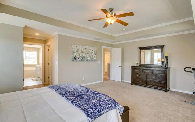 Quaint Grovetown Getaway w/ Private Hot Tub!