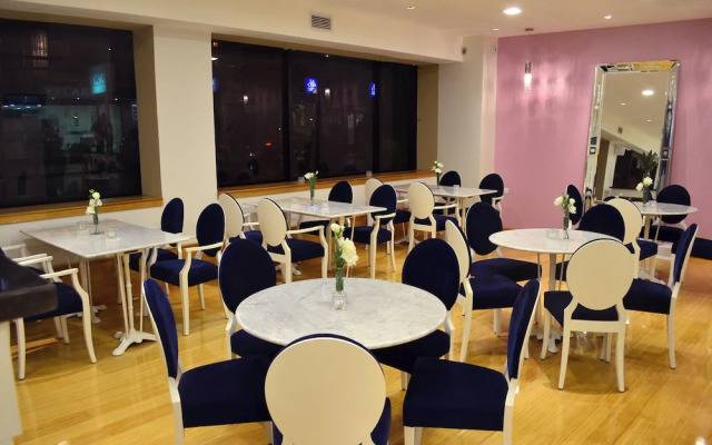 Le Parc Hotel & Suites
