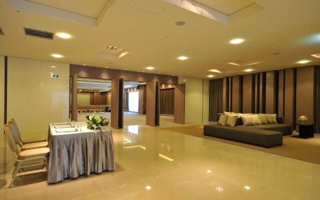 Zenda Suites